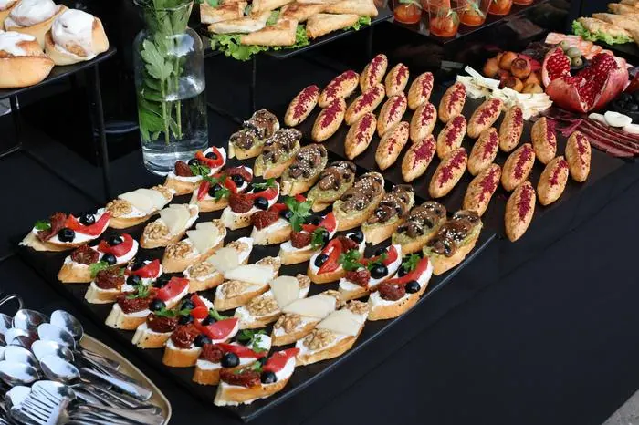 Canapés y bocadillos para catering de evento